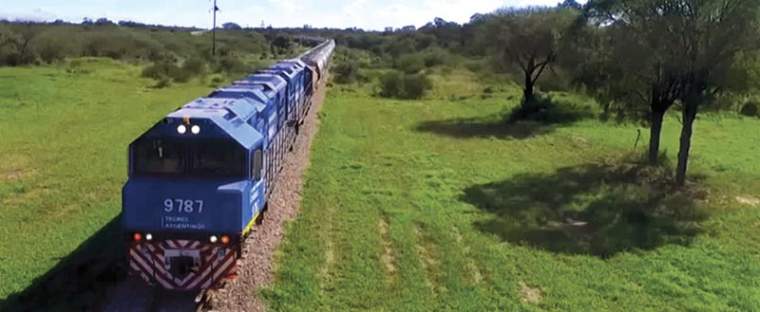 Revista PRODUCCION: histórico: el belgrano cargas transportó 100 vagones de salta a santa fe por primera vez