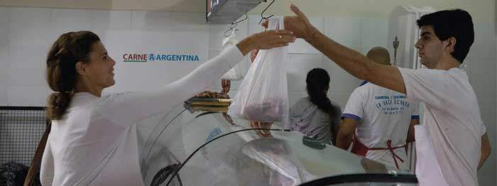 Revista PRODUCCION: Adictos al asado: Los carnivoros en la cuarentena y los “compradores designados”